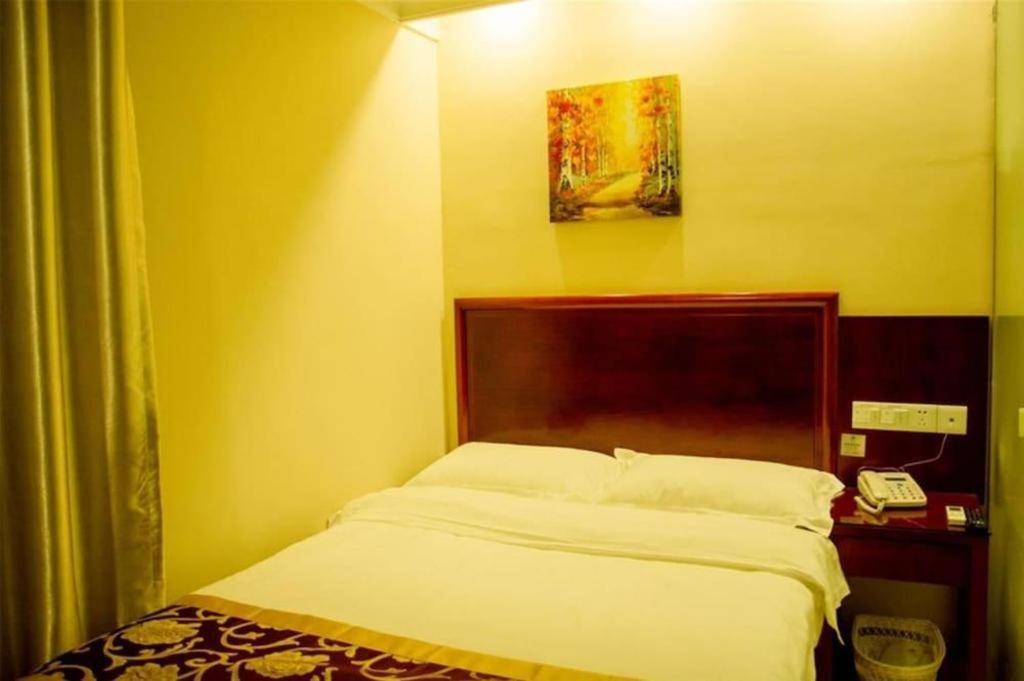 Greentree Inn Linyi Feixian Jianshe Road Express Hotel Exteriör bild