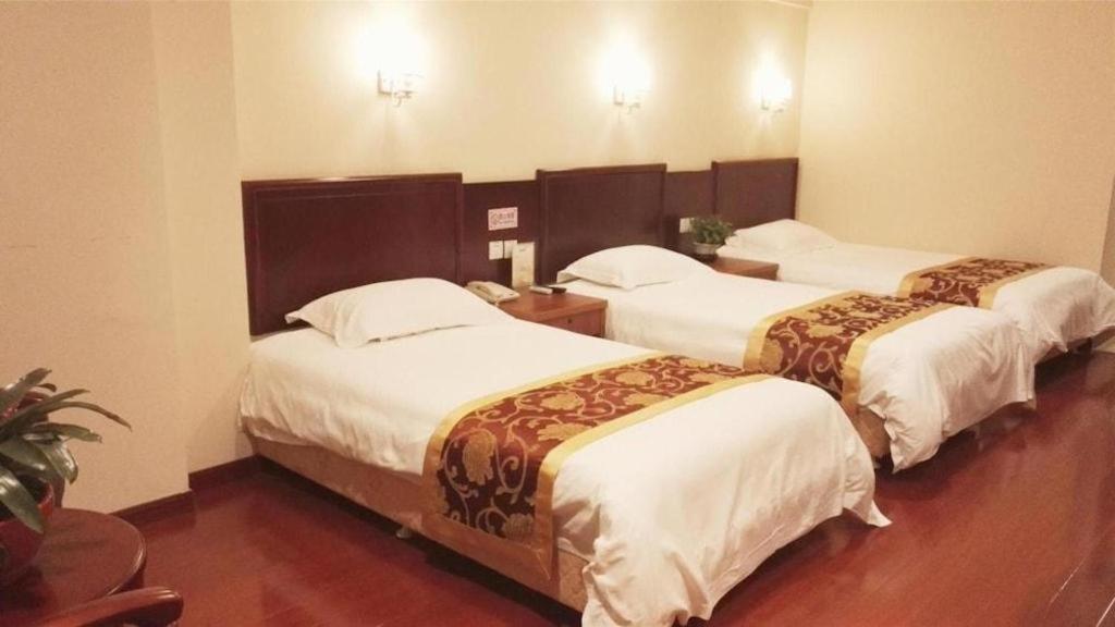 Greentree Inn Linyi Feixian Jianshe Road Express Hotel Exteriör bild