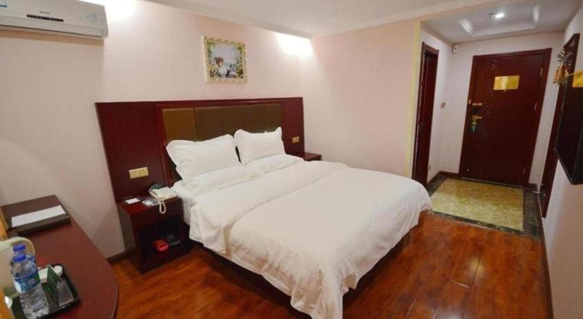 Greentree Inn Linyi Feixian Jianshe Road Express Hotel Exteriör bild