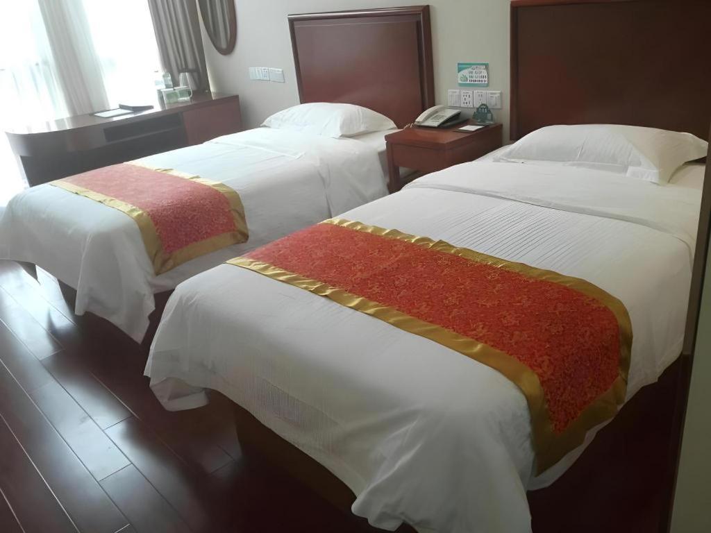 Greentree Inn Linyi Feixian Jianshe Road Express Hotel Exteriör bild