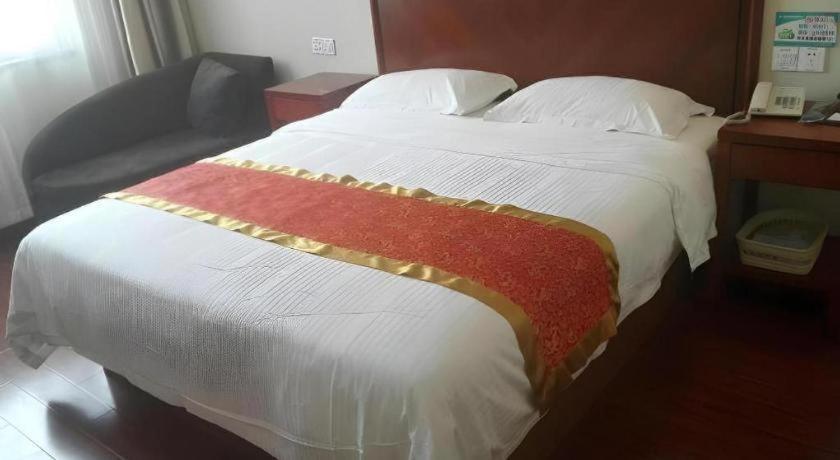 Greentree Inn Linyi Feixian Jianshe Road Express Hotel Exteriör bild