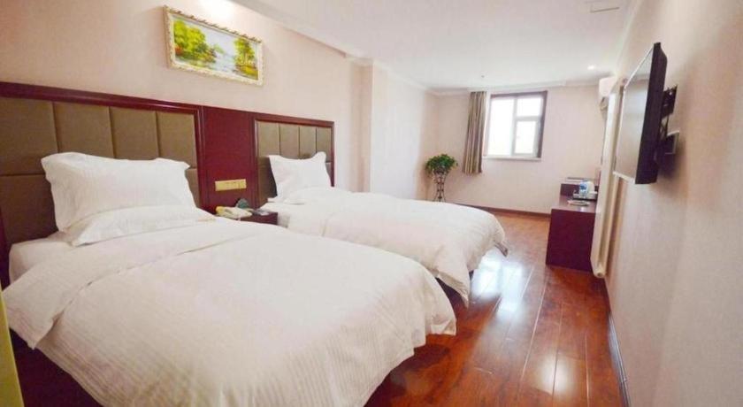 Greentree Inn Linyi Feixian Jianshe Road Express Hotel Exteriör bild