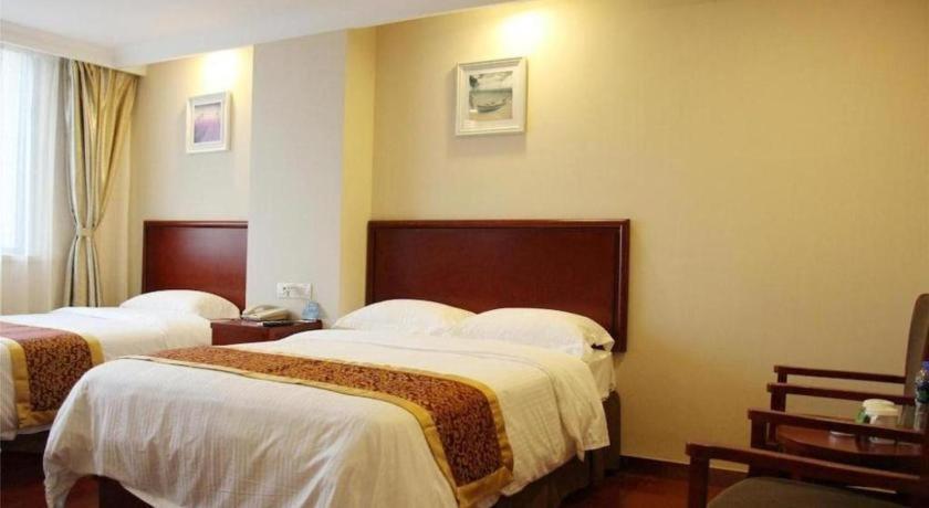 Greentree Inn Linyi Feixian Jianshe Road Express Hotel Exteriör bild