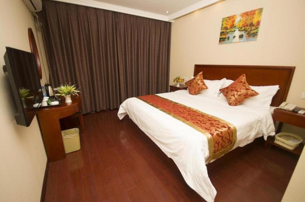 Greentree Inn Linyi Feixian Jianshe Road Express Hotel Exteriör bild