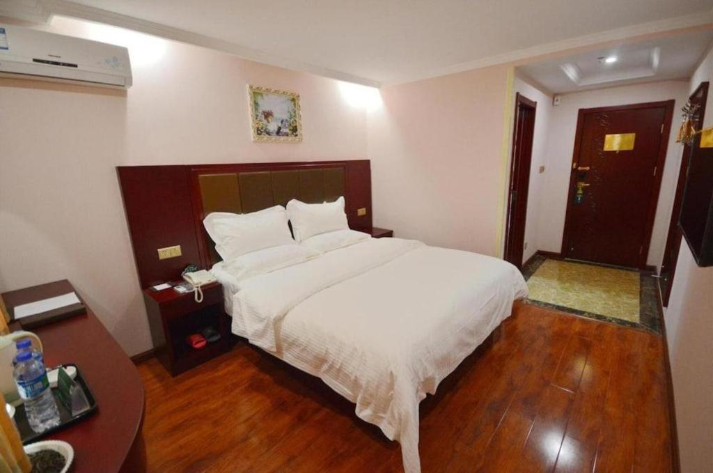 Greentree Inn Linyi Feixian Jianshe Road Express Hotel Exteriör bild