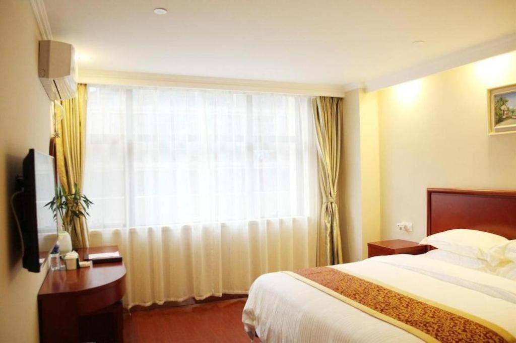Greentree Inn Linyi Feixian Jianshe Road Express Hotel Exteriör bild